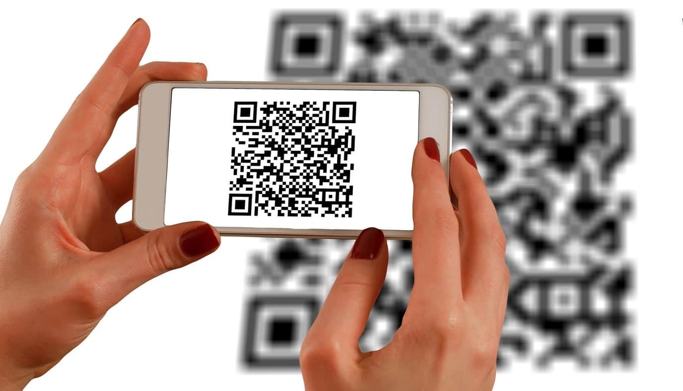 content/en-za/images/repository/isc/2020/9910/a-guide-to-qr-codes-and-how-to-scan-qr-codes-1.jpg