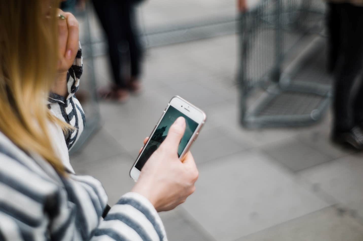 women being target with mobile scam women being target with mobile scam
